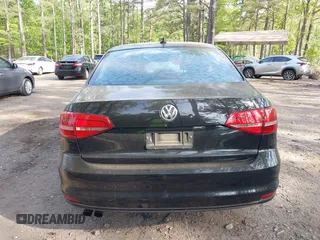 2015 Volkswagen Jetta SE z VIN 3VWD07AJ1FM277499, wystawiony jako IAAI lot #42085122 z przebiegiem 122 754 mil mil oraz . Historia ofert i sprzedaży dostępna na DreamBid. Obrazek 16.