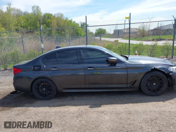 2018 BMW 5 Series 540i z VIN WBAJE5C50JWA96205, wystawiony jako IAAI lot #42213253 z przebiegiem 96 198 mil mil oraz . Historia ofert i sprzedaży dostępna na DreamBid. Obrazek 12.