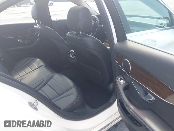 2018 Mercedes-Benz C 300 с VIN WDDWF4JB3JR403019, выставлен на аукционе IAAI как лот 42660482 с пробегом 96 374 миль миль и . История ставок и продаж доступна на DreamBid. Изображение 8.