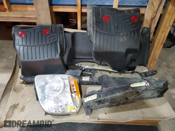 2013 GMC Yukon XL Denali with VIN 1GKS2MEF8DR329736, listed as a Copart auction lot 47556125 with 93,395 mi miles and Clean Title. Bid and sale history available at DreamBid. Image 13.