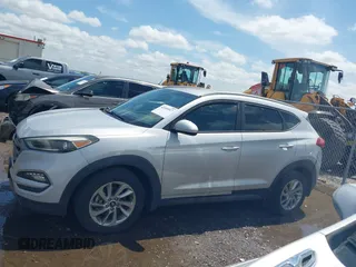 2016 Hyundai Tucson Sport with VIN KM8J33A25GU233478, listed as a IAAI auction lot 42109517 with 81,039 mi miles. Bid and sale history available at carsss.com. Image 14.