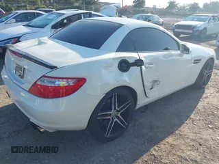 2012 Mercedes-Benz SLK 250 z VIN WDDPK4HA3CF036155, wystawiony jako IAAI lot #42319806 z przebiegiem 126 008 mil mil oraz . Historia ofert i sprzedaży dostępna na DreamBid. Obrazek 4.