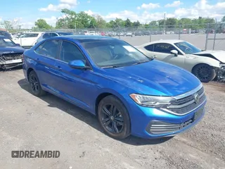 2024 Volkswagen Jetta SE with VIN 3VW7M7BU8RM067013, listed as a IAAI auction lot 42179920 with 32,418 mi miles and . Bid and sale history available at DreamBid. Image 1.
