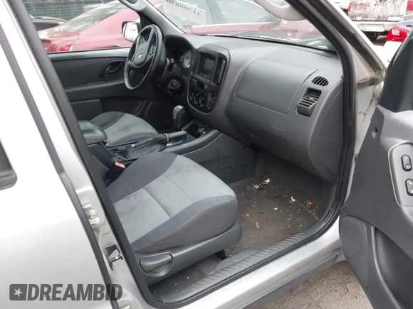 2006 Ford Escape XLS with VIN 1FMYU02ZX6KA01975, listed as a IAAI auction lot 41799030 with 137,049 mi miles and . Bid and sale history available at DreamBid. Image 5.