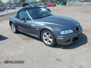 2000 BMW Z3 2.8L with VIN 4USCH3341YLF71039, listed as a IAAI auction lot 42038680 with 157,982 mi miles. Bid and sale history available at carsss.com. Image 1.
