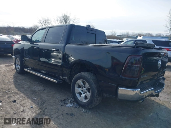 2019 Ram 1500 Big Horn z VIN 1C6SRFFT7KN658334, wystawiony jako IAAI lot #41930603 z przebiegiem 84 124 mil mil oraz . Historia ofert i sprzedaży dostępna na DreamBid. Obrazek 3.