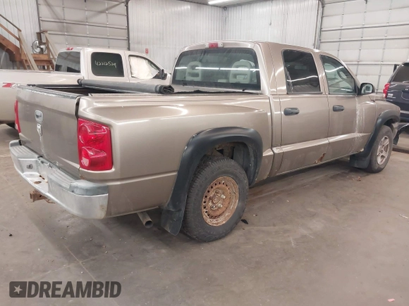 2006 Dodge Dakota SLT with VIN 1D7HE48K36S635377, listed as a IAAI auction lot 42200803 with 156,812 mi miles and . Bid and sale history available at carsss.com. Image 4.