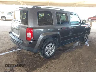 2017 Jeep Patriot Sport SE with VIN 1C4NJPBA3HD136578, listed as a IAAI auction lot 41733206 with 193,522 mi miles and . Bid and sale history available at DreamBid. Image 4.