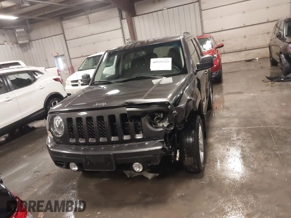 2016 Jeep Patriot Latitude with VIN 1C4NJRFB4GD522942, listed as a IAAI auction lot 40929024 with 86,954 mi miles. Bid and sale history available at carsss.com. Image 12.