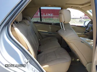 2011 Mercedes-Benz M ML 350 BlueTEC with VIN 4JGBB2FB8BA625553, listed as a IAAI auction lot 42063572 with 186,918 mi miles. Bid and sale history available at carsss.com. Image 8.