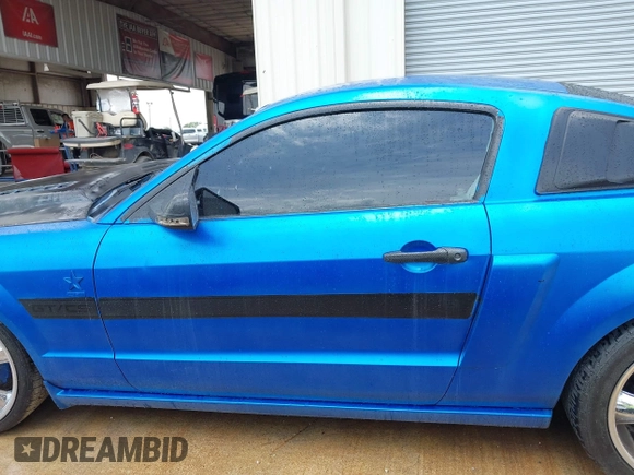 2007 Ford Mustang GT Deluxe with VIN 1ZVHT82HX75237407, listed as a IAAI auction lot 42582107 with 228,630 mi miles and . Bid and sale history available at DreamBid. Image 14.