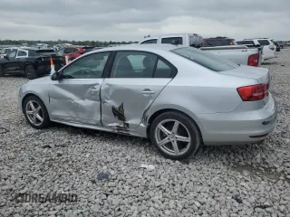 2015 Volkswagen Jetta SE z VIN 3VWD07AJ0FM252092, wystawiony jako Copart lot #56682945 z przebiegiem 104 325 mil mil oraz Czysty tytuł • Clean title. Historia ofert i sprzedaży dostępna na DreamBid. Obrazek 2.