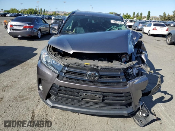 2018 Toyota Highlander SE z VIN 5TDJZRFH7JS543971, wystawiony jako Copart lot #59059755 z przebiegiem 60 635 mil mil oraz Szkoda całkowita • Salvage title. Historia ofert i sprzedaży dostępna na DreamBid. Obrazek 5.
