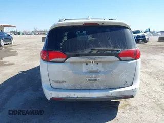 2018 Chrysler Pacifica Touring L with VIN 2C4RC1BG1JR119682, listed as a IAAI auction lot 41762362 with 167,380 mi miles and . Bid and sale history available at DreamBid. Image 16.