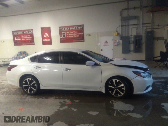 2018 Nissan Altima SR with VIN 1N4AL3AP9JC294402, listed as a IAAI auction lot 41181658 with 46,289 mi miles and . Bid and sale history available at carsss.com. Image 13.