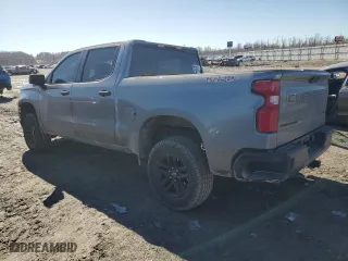 2021 Chevrolet Silverado 1500 Custom Trail Boss with VIN 1GCPYCEH8MZ298113, listed as a Copart auction lot 47042685 with 105,146 mi miles and Salvage Title. Bid and sale history available at carsss.com. Image 2.