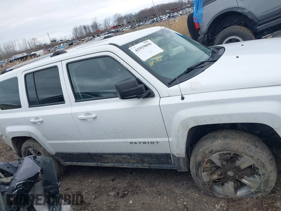 2016 Jeep Patriot High Altitude Edition with VIN 1C4NJRFB9GD808902, listed as a IAAI auction lot 41919059 with 123,265 mi miles. Bid and sale history available at carsss.com. Image 13.