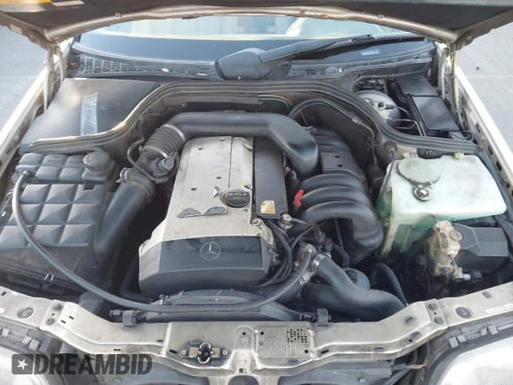 1995 Mercedes-Benz C with VIN WDBHA28E2SF191740, listed as a IAAI auction lot 41172625 with 331,540 mi miles. Bid and sale history available at carsss.com. Image 10.