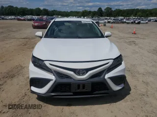 2022 Toyota Camry SE with VIN 4T1G11AK3NU682174, listed as a Copart auction lot 55779425 with 105,630 mi miles and Clean Title. Bid and sale history available at DreamBid. Image 5.