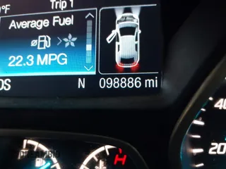 2014 Ford Escape SE with VIN 1FMCU9G99EUC15477, listed as a IAAI auction lot 42147162 with 98,886 mi miles and . Bid and sale history available at DreamBid. Image 15.
