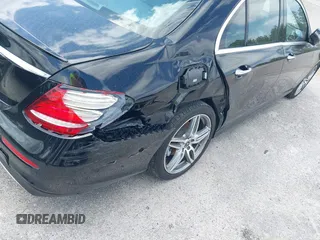 2018 Mercedes-Benz E-Class E 300 with VIN WDDZF4JB2JA328888, listed as a IAAI auction lot 41801938 with 33,470 mi miles. Bid and sale history available at carsss.com. Image 12.