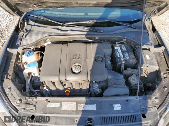 2013 Volkswagen Passat SE z VIN 1VWBH7A36DC072258, wystawiony jako Copart lot #58791285 z przebiegiem 114 018 mil mil oraz Szkoda całkowita • Salvage title. Historia ofert i sprzedaży dostępna na DreamBid. Obrazek 11.
