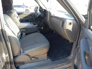 2005 Chevrolet Silverado 1500 with VIN 1GCEC14X25Z184256, listed as a IAAI auction lot 39455690 with 153,986 mi miles and . Bid and sale history available at DreamBid. Image 5.