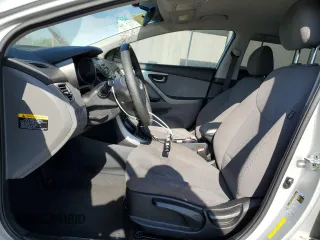 2016 Hyundai Elantra SE z VIN 5NPDH4AE3GH684146, wystawiony jako Copart lot #56224675 z przebiegiem 77 072 mil mil oraz Szkoda całkowita • Salvage title. Historia ofert i sprzedaży dostępna na DreamBid. Obrazek 7.