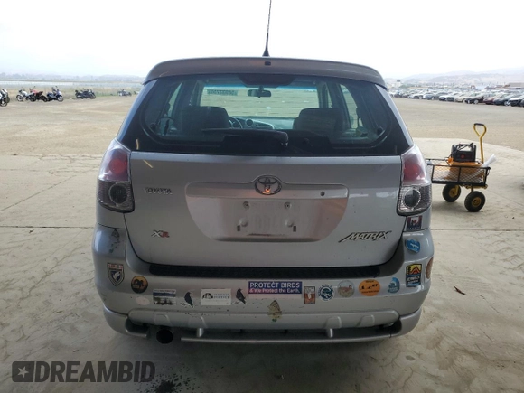 2006 Toyota Matrix STD z VIN 2T1KR30E56C621826, wystawiony jako Copart lot #58933755 z przebiegiem 117 397 mil mil oraz Szkoda całkowita • Salvage title. Historia ofert i sprzedaży dostępna na DreamBid. Obrazek 6.