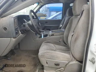 2005 Chevrolet Suburban LS z VIN 3GNEC16Z65G248353, wystawiony jako Copart lot #51987225 z przebiegiem 278 215 mil mil oraz Szkoda całkowita • Salvage title. Historia ofert i sprzedaży dostępna na DreamBid. Obrazek 7.