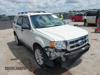 2010 Ford Escape XLS с VIN 1FMCU0C77AKB80136, выставлен на аукционе IAAI как лот 42233148 с пробегом 218 687 миль миль и . История ставок и продаж доступна на DreamBid. Изображение 1.