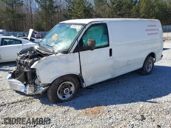2016 GMC Savana Cargo z VIN 1GTW7AFF9G1902240, wystawiony jako Copart lot #48993415 z przebiegiem Nie podano mil oraz Szkoda całkowita • Salvage title. Historia ofert i sprzedaży dostępna na DreamBid. Obrazek 1.
