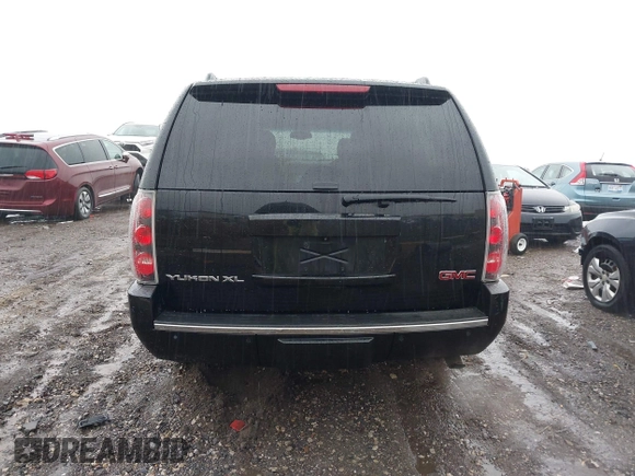 2014 GMC Yukon XL Denali with VIN 1GKS2MEF2ER219511, listed as a IAAI auction lot 41101470 with 187,326 mi miles. Bid and sale history available at carsss.com. Image 16.