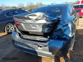 2018 Nissan Altima 2.5 SL with VIN 1N4AL3AP1JC270966, listed as a IAAI auction lot 41331808 with 130,846 mi miles. Bid and sale history available at carsss.com. Image 6.