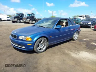 2001 BMW 3 Series 330Ci with VIN WBABS53451EV85982, listed as a IAAI auction lot 41658343 with 66,547 mi miles and . Bid and sale history available at carsss.com. Image 17.