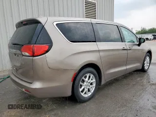2017 Chrysler Pacifica Touring with VIN 2C4RC1DGXHR577647, listed as a Copart auction lot 57860695 with 138,936 mi miles and Clean title. Bid and sale history available at DreamBid. Image 3.