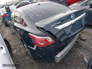 2013 Nissan Altima 2.5 S with VIN 1N4AL3AP4DN502839, listed as a IAAI auction lot 38739287 with 135,951 mi miles. Bid and sale history available at carsss.com. Image 3.