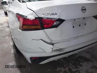 2019 Nissan Altima 2.5 S with VIN 1N4BL4BV1KC129923, listed as a IAAI auction lot 41894444 with 135,159 mi miles. Bid and sale history available at carsss.com. Image 19.