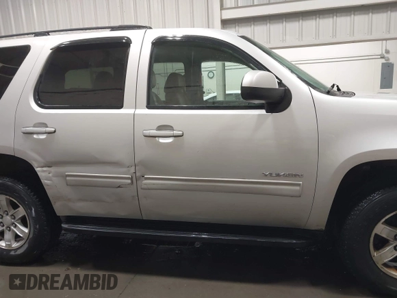 2011 GMC Yukon SLE with VIN 1GKS2AE01BR233860, listed as a IAAI auction lot 41838392 with 226,611 mi miles. Bid and sale history available at carsss.com. Image 13.