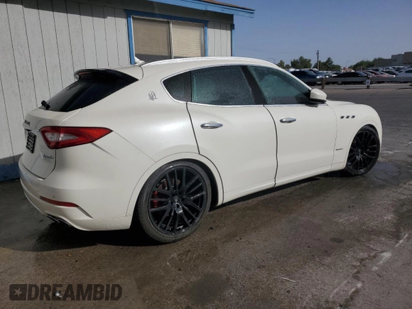 2018 Maserati Levante S with VIN ZN661YUL2JX302178, listed as a Copart auction lot 71066354 with 30,586 mi miles and Clean Title. Bid and sale history available at carsss.com. Image 3.