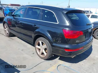 2007 Audi Q7 4.2L Premium with VIN WA1EV74L77D069608, listed as a IAAI auction lot 41679714 with 129,954 mi miles. Bid and sale history available at carsss.com. Image 3.