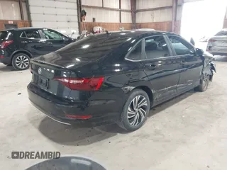 2021 Volkswagen Jetta SEL with VIN 3VWE57BU0MM093120, listed as a IAAI auction lot 42028835 with 39,986 mi miles and . Bid and sale history available at DreamBid. Image 4.