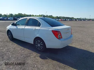 2016 Chevrolet Sonic LS с VIN 1G1JA5SH8G4103275, выставлен на аукционе IAAI как лот 42035759 с пробегом 126 231 миль миль и . История ставок и продаж доступна на DreamBid. Изображение 3.