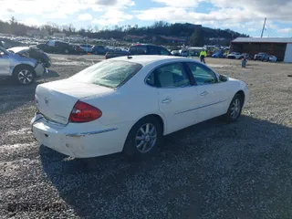 2008 Buick LaCrosse CX with VIN 2G4WC582281168299, listed as a IAAI auction lot 41736958 with 91,812 mi miles. Bid and sale history available at carsss.com. Image 4.
