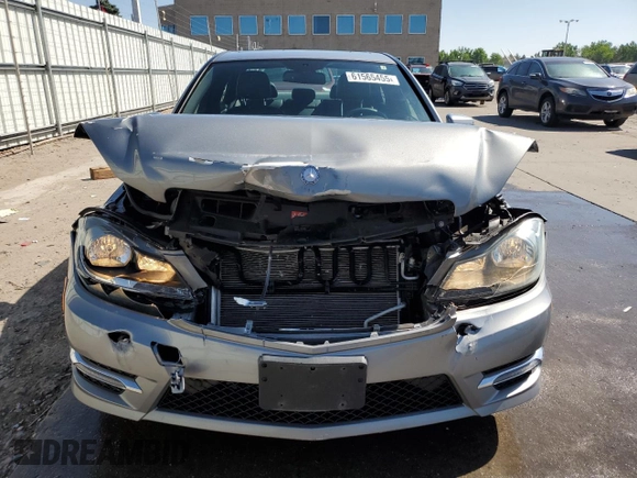 2013 Mercedes-Benz C 300 Sport с VIN WDDGF8AB8DR297960, выставлен на аукционе Copart как лот 61565455 с пробегом 72 818 миль миль и Списание • Salvage title. История ставок и продаж доступна на DreamBid. Изображение 5.
