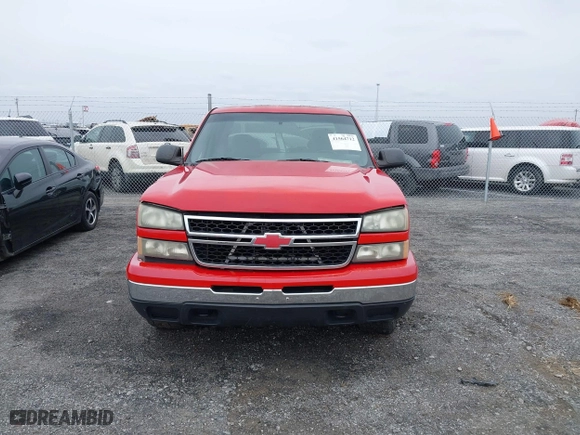 2006 Chevrolet Silverado 1500 LT2 with VIN 1GCEK19B06Z140810, listed as a IAAI auction lot 41564712 with 352,233 mi miles. Bid and sale history available at carsss.com. Image 12.