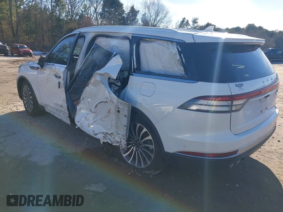 2020 Lincoln Aviator Reserve with VIN 5LM5J7WC5LGL36194, listed as a IAAI auction lot 41330730 with 110,660 mi miles and . Bid and sale history available at DreamBid. Image 3.