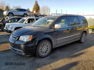 2015 Chrysler Town & Country Touring L with VIN 2C4RC1CG8FR547139, listed as a Copart auction lot 49427805 with 87,173 mi miles and Salvage Title. Bid and sale history available at DreamBid. Image 1.