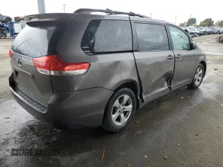 2014 Toyota Sienna LE AAS with VIN 5TDKK3DC0ES522477, listed as a Copart auction lot 49006355 with 136,980 mi miles and Salvage Title. Bid and sale history available at carsss.com. Image 3.