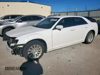 2013 Chrysler 300 z VIN 2C3CCAAG3DH572658, wystawiony jako Copart lot #50120205 z przebiegiem 162 987 mil mil oraz Szkoda całkowita • Salvage title. Historia ofert i sprzedaży dostępna na DreamBid. Obrazek 1.